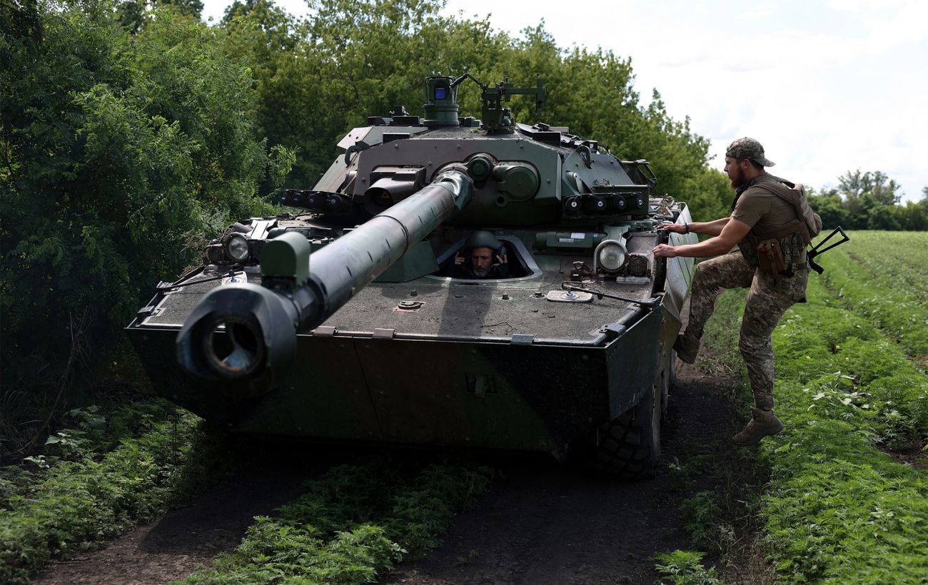 ВСУ показали видео работы на боевых бронированных машинах AMX-10 RC