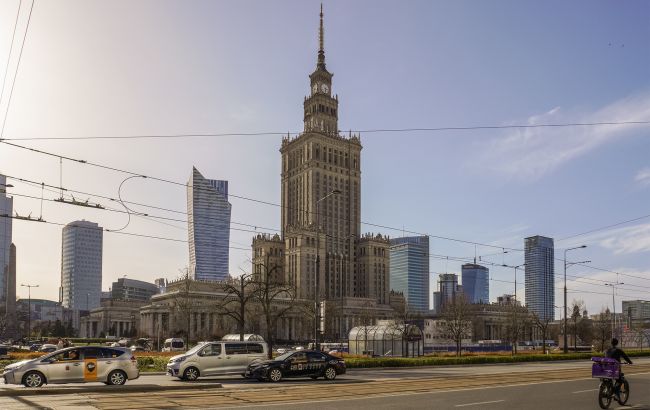 Таксі у Варшаві: скільки коштують поїздки та як замовити машину