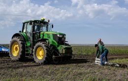 Купувати чи продавати? Що з цінами на землю в Україні і як на них впливає війна