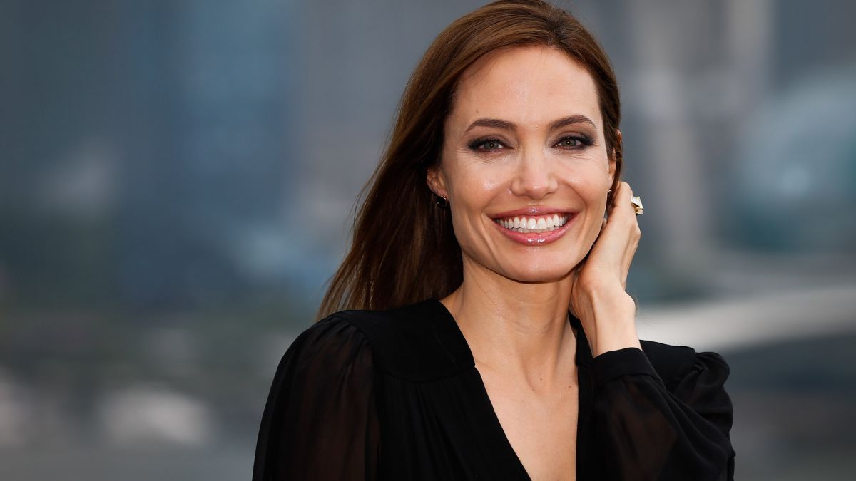 Голая Анджелина Джоли (Angelina Jolie)