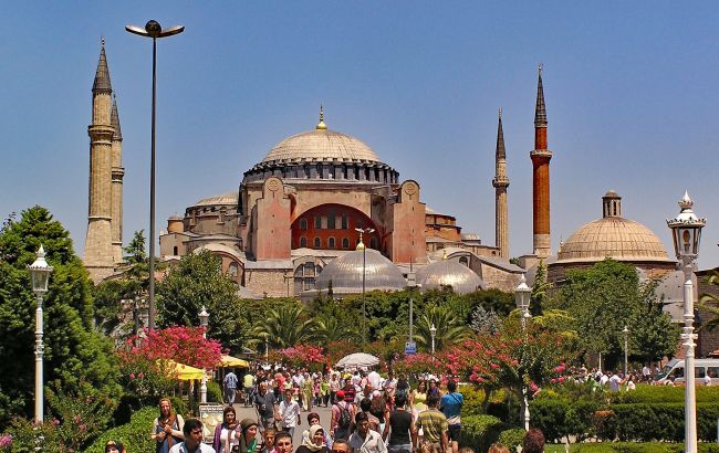 Можуть не пустити в країну: в Туреччині оголосили про нововведення для туристів