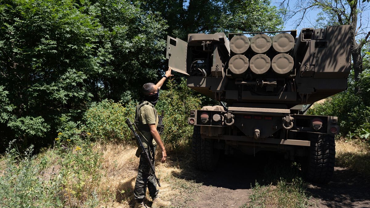 HIMARS в Украине - в Минобороны рассказали о двух успешных примерах  применения РСЗО в тактике стреляй и беги | РБК Украина