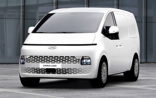 У ефектного мінівена Hyundai Staria з'явилася комерційна версія