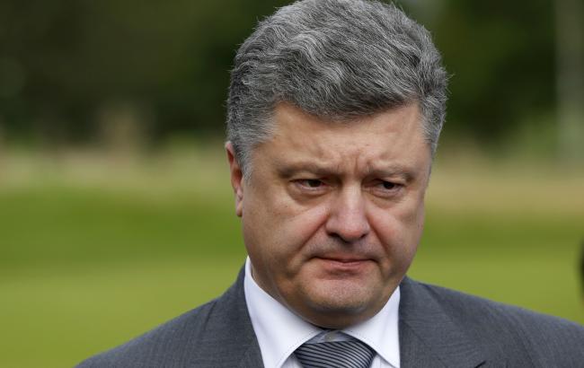 Порошенко ввів у дію рішення РНБО про додаткові заходи щодо обороноздатності