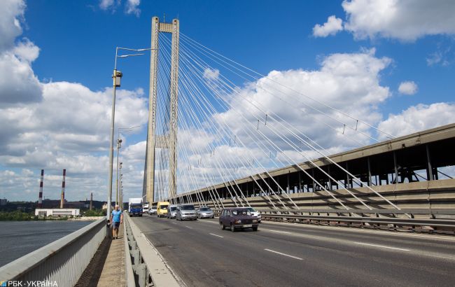 У Києві обмежать рух на естакаді Південного мосту