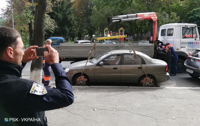 На замітку водіям. Юрист пояснив, чи мають право евакуювати авто під час тривоги