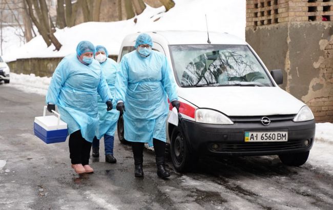 Вакцинація від COVID почалася ще в одній області України