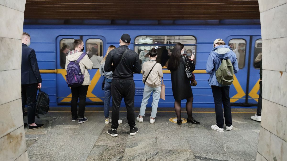 В Нижнем Новгороде пьяные пассажиры устроили дебош в автобусе - фото и видео - Апостроф