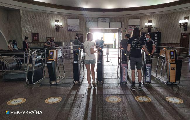 Школьники в Киеве будут во время каникул платить за проезд, но дешевле