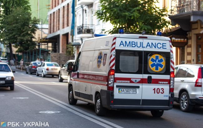 Швидка збила 6-річну дівчинку на "зебрі" в Миколаєві: водій просто поїхав