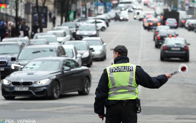 Прокуратура оголосила підозру мотоциклісту, який травмував поліцейського