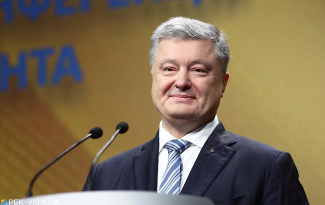 Порошенко купил квартиры семьям пленных украинских военных