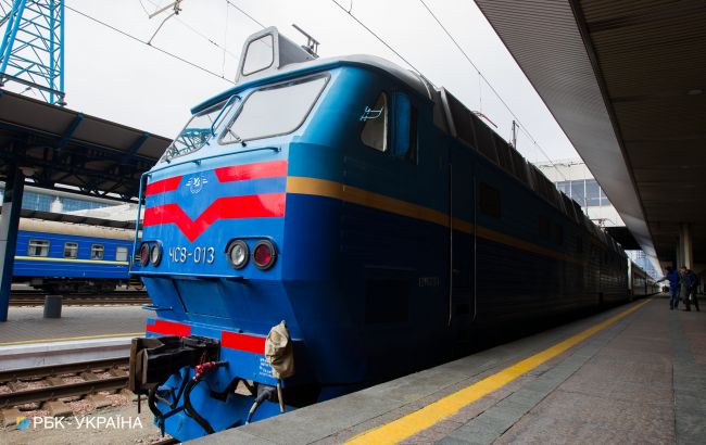 Один поезд опаздывает из-за схода вагонов с рельсов во Львовской области