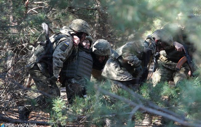 На Донбасі в результаті ворожого обстрілу поранений військовий