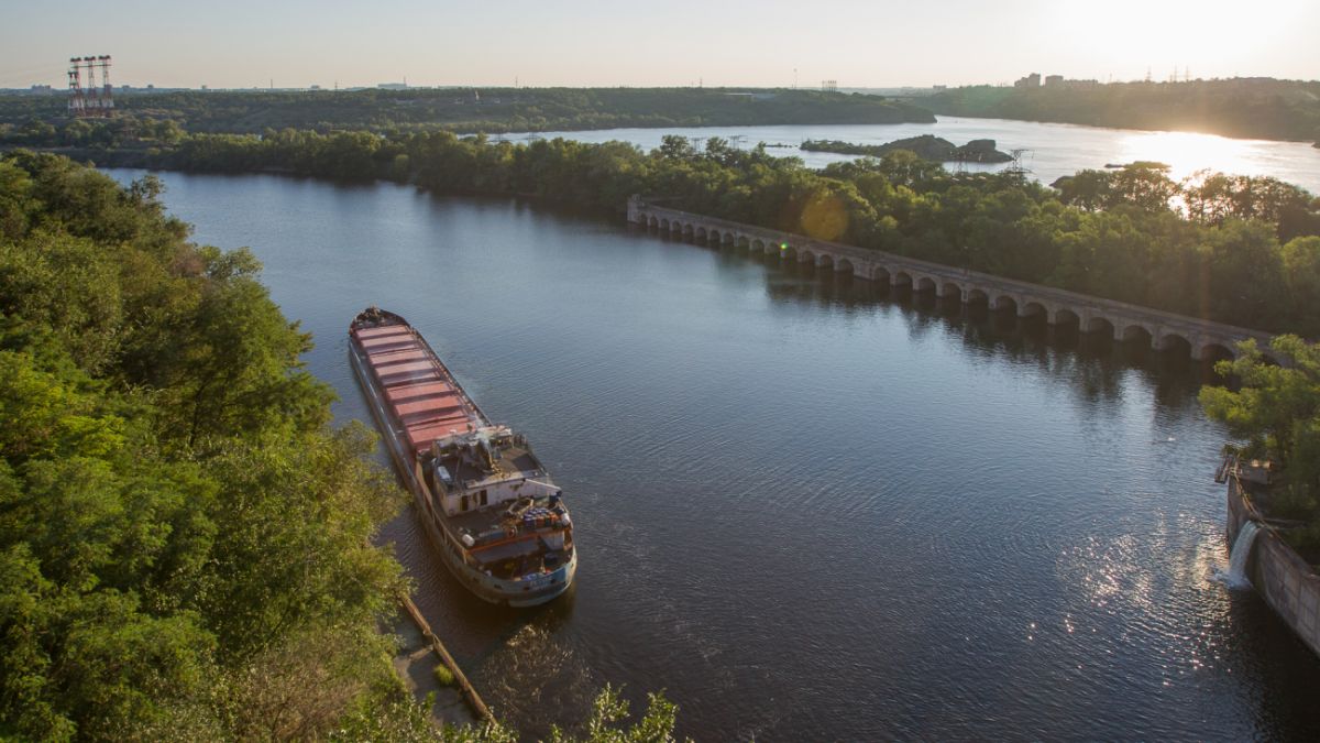 Корабль захватили пираты возле Гвинеи | РБК-Україна