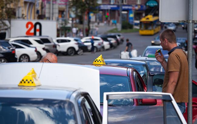 "Вован порядок наведе": в мережі розповіли обурливу історію про поведінку київського таксиста