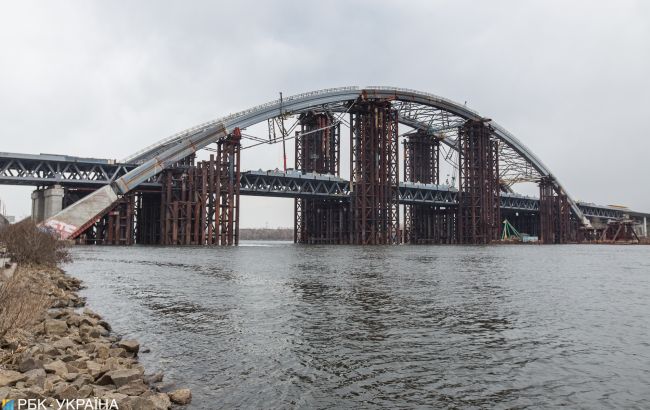 На строительстве моста в Киеве пытались разворовать 3 млрд гривен, - СБУ