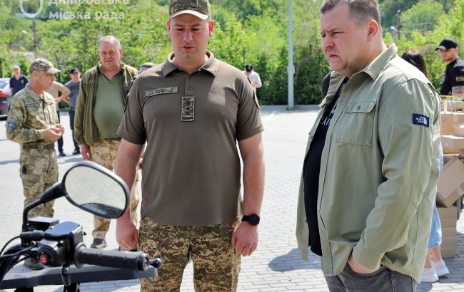 Дніпро надав Силам оборони чергову партію FPV-дронів і квадроциклів