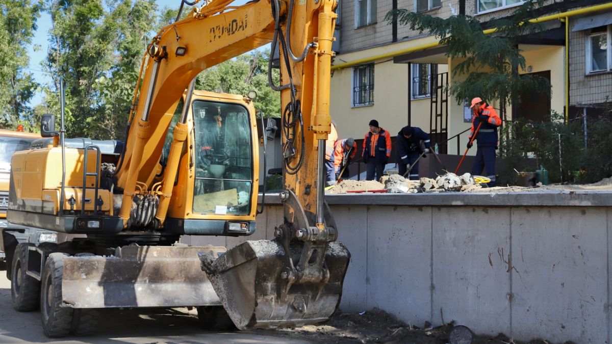 Филатов рассказал о ходе масштабного обновления самого длинного дома в  Днепре | РБК Украина