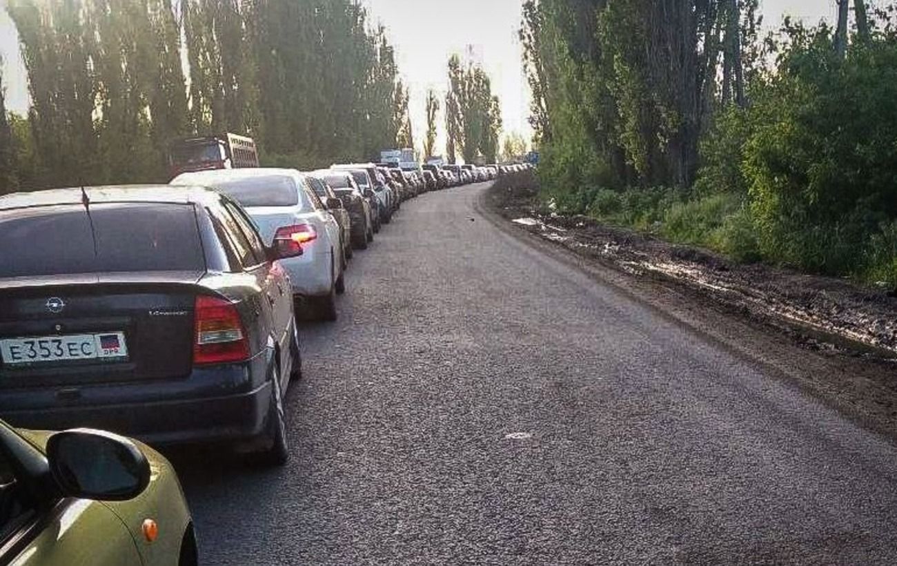 “Mass Exodus: Russians and Collaborators Flee Occupied Donetsk Region to Russia”