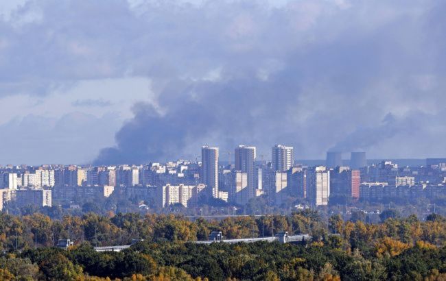 У Києві чути вибухи. ППО збила кілька ракет