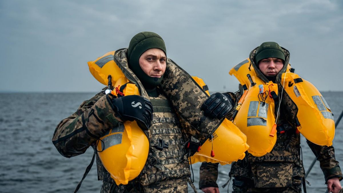 Бронежилеты для спецподразделений ВСУ проходят испытания - они умеют  плавать | РБК Украина