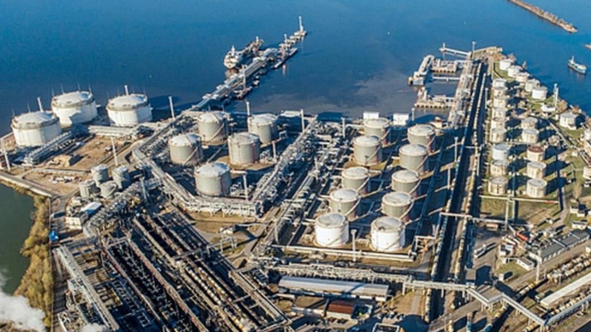 Взрывы в России 18 января - дроны атаковали нефтяной терминал в  Санкт-Петербурге и еще две области | РБК Украина