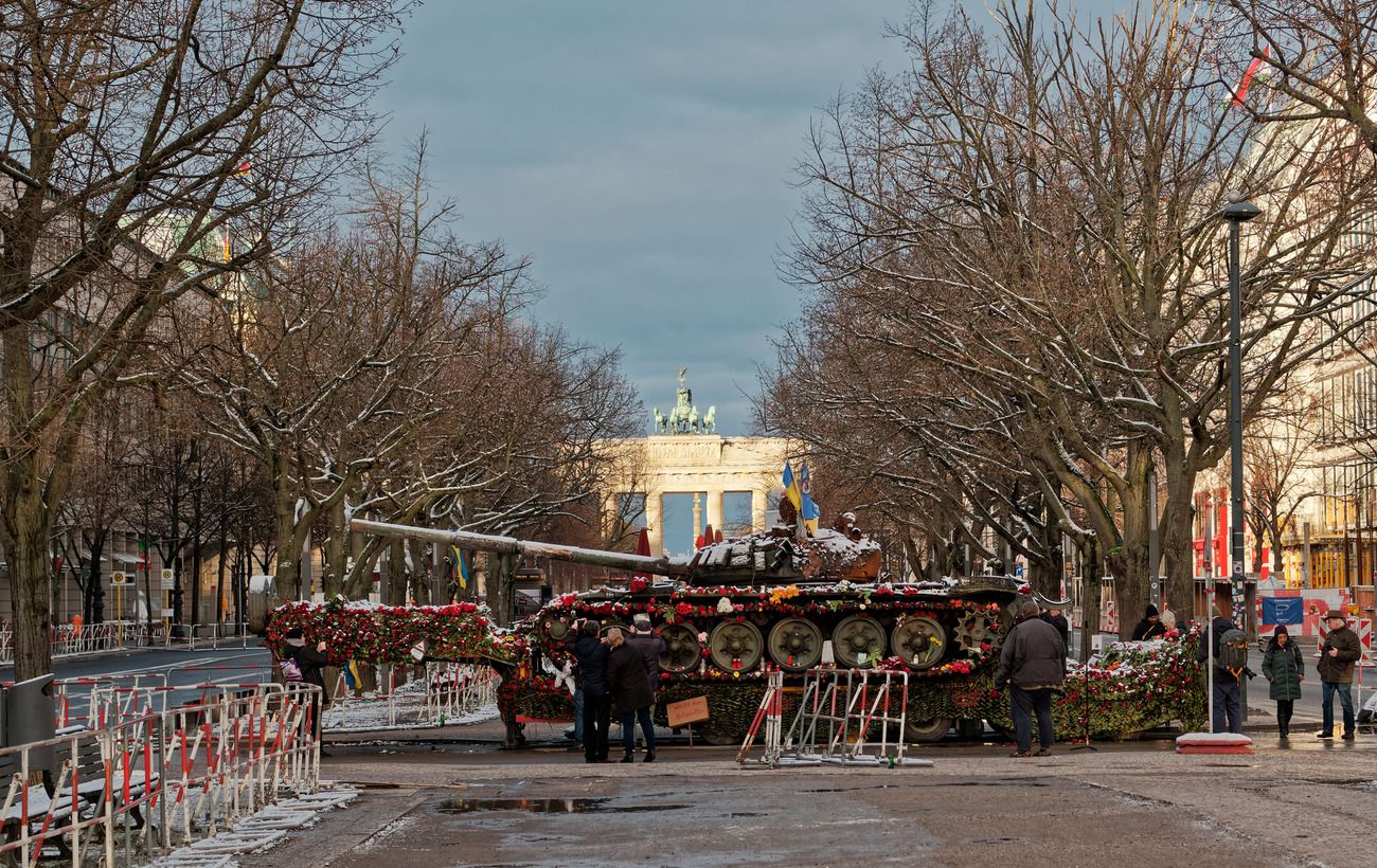 Russian Embassy in Berlin Ordered to Pay over 800 Euros for Damaged T-72 Tank Protest