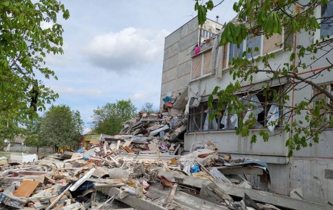 Прямое попадание в многоэтажку. Число жертв из-за обстрела Волчанска возросло