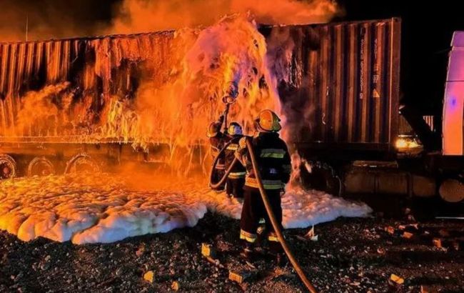 Атака "Шахедів" на Одеську область: жителі Румунії зняли на відео момент удару