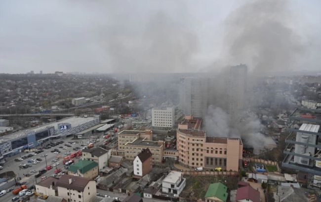 Момент взрыва в здании ФСБ в Ростове-на-Доне попал на видео