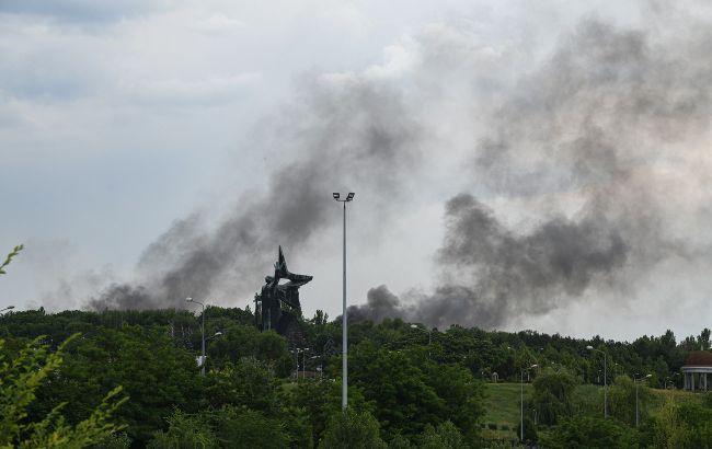 Донецьк знову під обстрілом: повідомляють про "прильоти" у районі "Топаза"