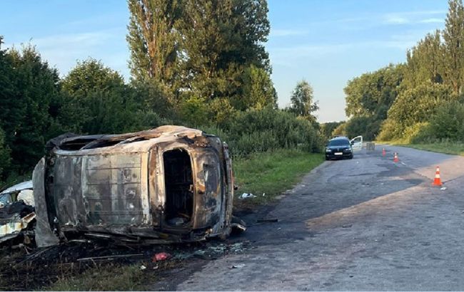 В Хмельницкой области в аварию попала семья с детьми: погибли четыре человека