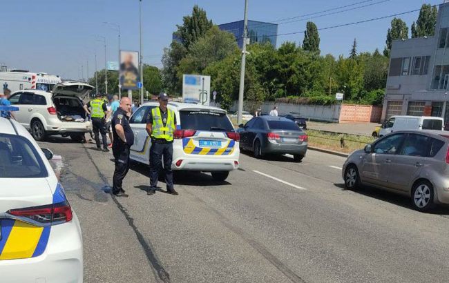 В Киеве Toyota врезалась в автомобили, попавшие в ДТП: есть пострадавшие (фото)