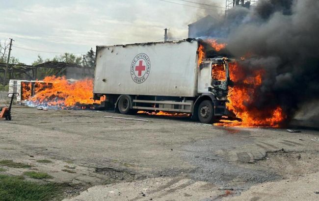 Червоний Хрест відреагував на обстріл вантажівки з гумдопомогою у Донецькій області