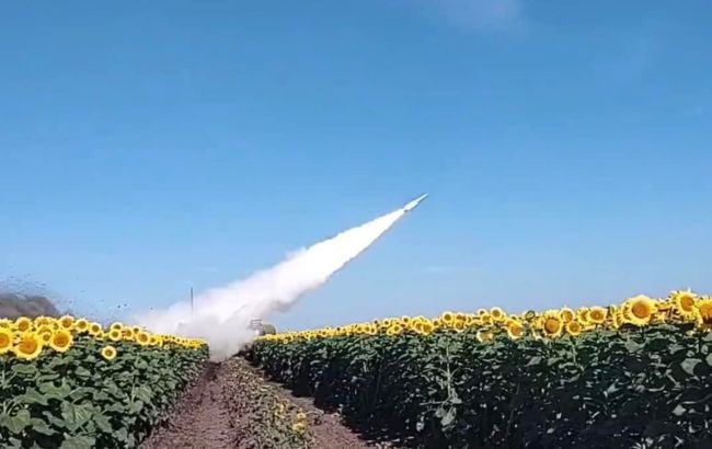 ВСУ показали на видео "приземление" вражеского беспилотника в подсолнечном поле