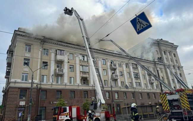 Є затримки потягів. РФ цілеспрямовано вдарила по об'єктах УЗ у Дніпрі