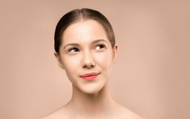 Як допомогти шкірі в спеку: косметолог поділилася докладною інструкцією