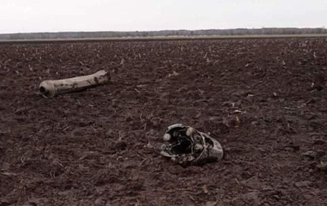 В сети появились видео с места падения ракеты в Беларуси