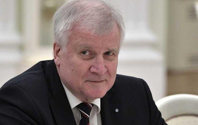 Міністр внутрішніх справ Німеччини покине пост голови ХСС у січні