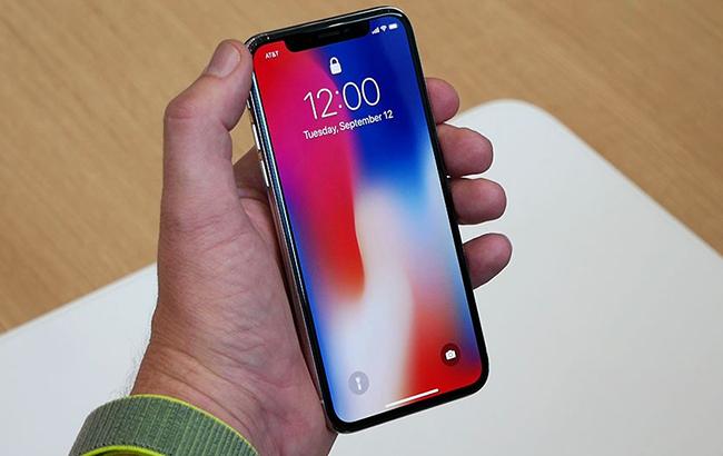 Apple планирует удешевить новые модели iPhone за счет LCD-экранов, - WSJ