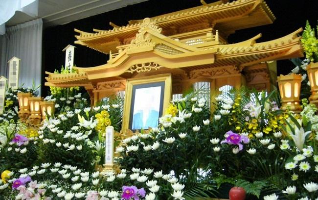 Житель Китаю організував собі фейкові похорони з цікавості