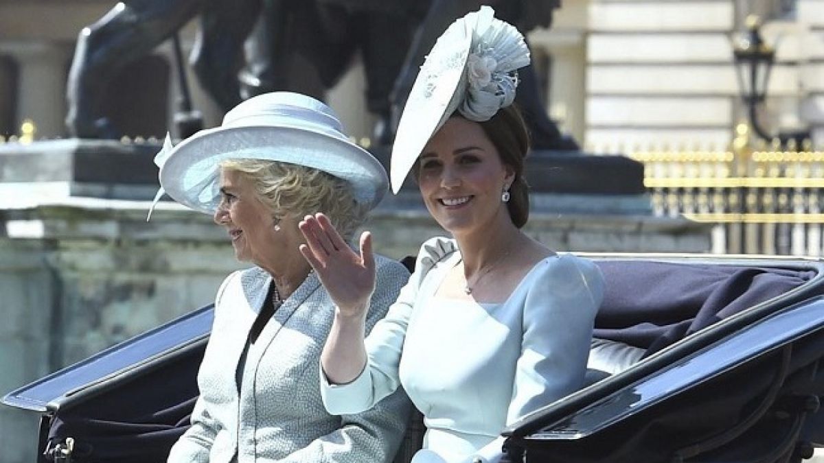 Кейт Миддлтон пришла на скачки Royal Ascot в голубом платье Elie Saab |  РБК-Україна