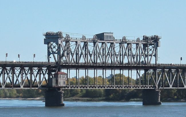 Мост через Днепр в Кременчуге на месяц перекроют: кого коснутся ограничения