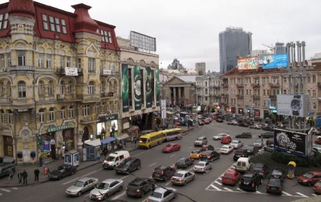 Міліція шукає вибухівку на площі Льва Толстого в Києві