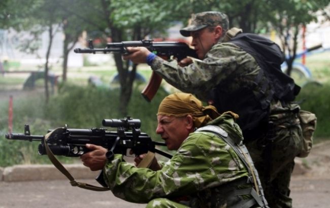 У Луганській області бойовики обстріляли автомобіль, поранено 3 людини