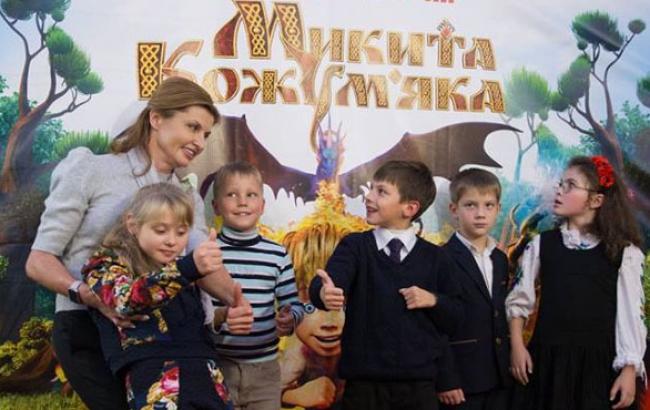 "Продукт мирового уровня": первая леди сводила сирот на "Никиту Кожемяку"