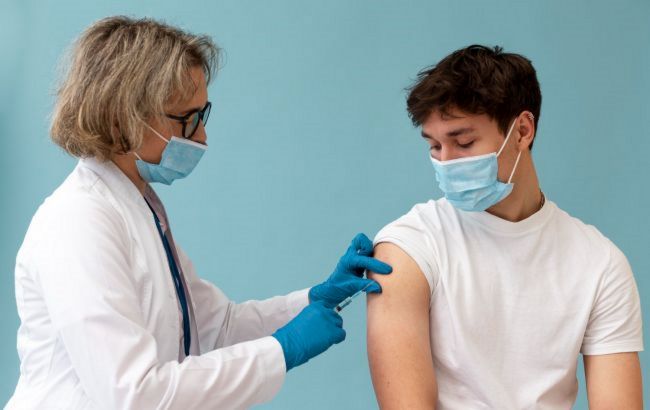 В Швеции рекомендовали прививать от COVID-19 подростков от 12 до 15 лет вакциной Pfizer
