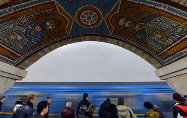 Міліція не знайшла вибухівки на станції метро "Театральна" у Києві