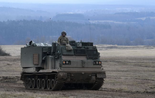 "Уничтоженные" HIMARS продолжают сжигать склады. У Резникова высмеяли ложь россиян